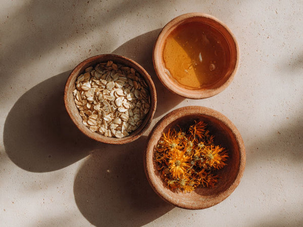 Avena, caléndula y miel: la trilogía calmante para piel sensible